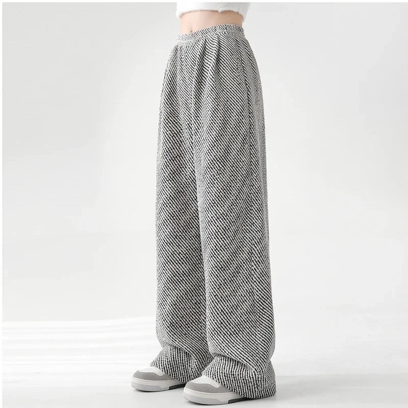 Model wearing Light Gray knit apparel in a studio - 4